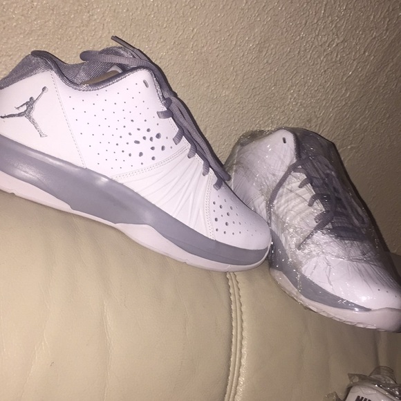 Jordan’s 🖤 - Picture 1 of 3